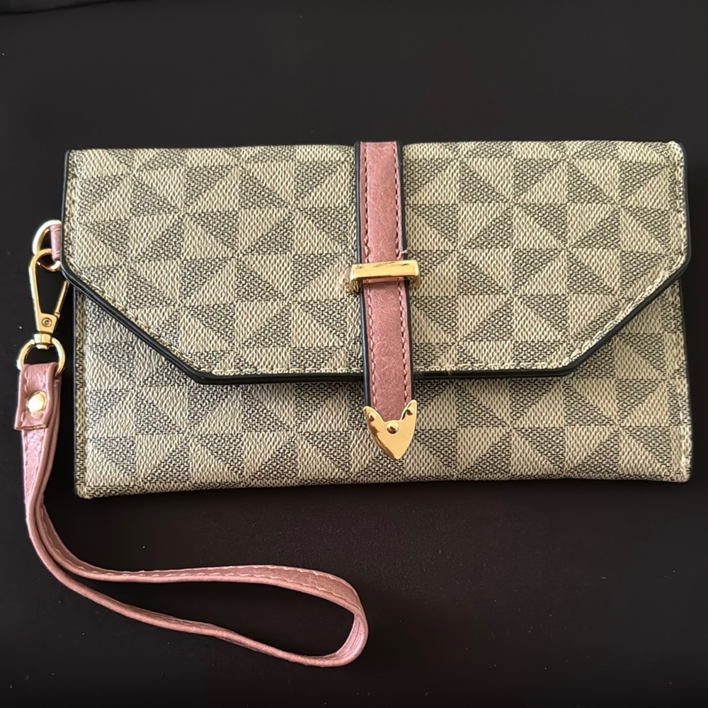 Source Unknown Pink and Gray Geometric Clutch Wristlet